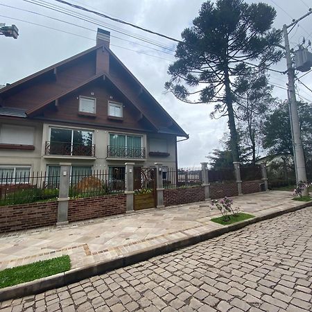 Duplex Novo, Com 02 Suites, Para 06 Pessoas, E 02 Vagas De Garagem Canela Exterior foto